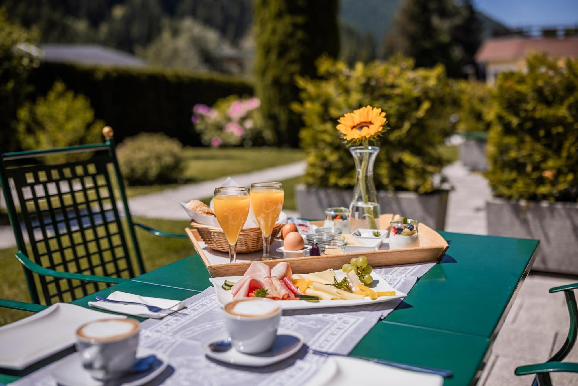 Alpine Aparthotel 4*